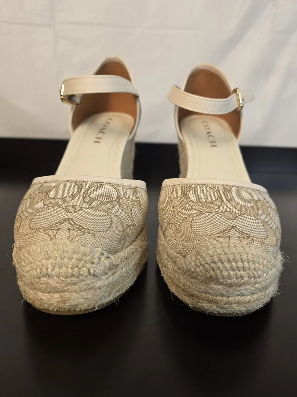 Coach size beige